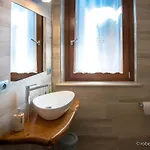 Bed & Breakfast La Casa Di Primo Montecosaro (Marche)