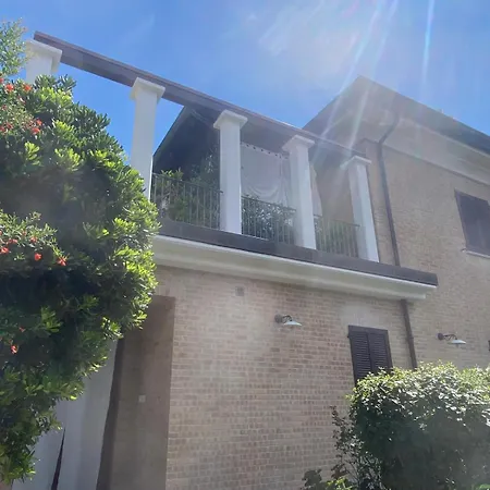 La Casa Di Primo Montecosaro (Marche)